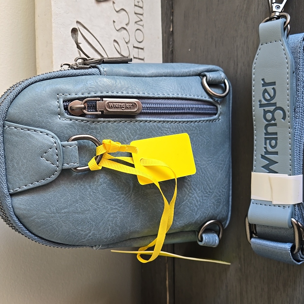 Wrangler Crossbody Bag - Picture 2 of 9